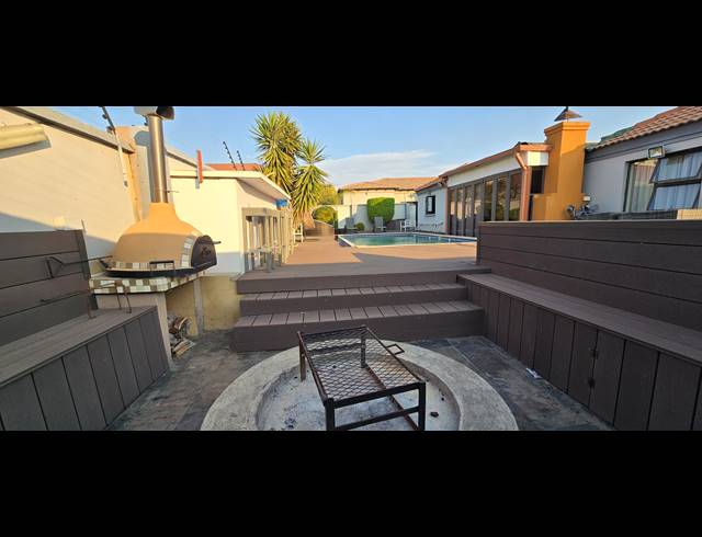 4 BEDROOM FREESTANDING FOR SALE IN BENDOR